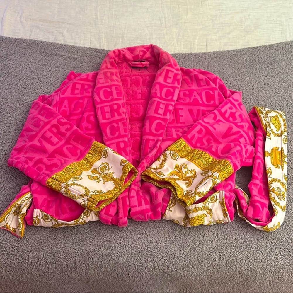 Versace robe baroque pink size small